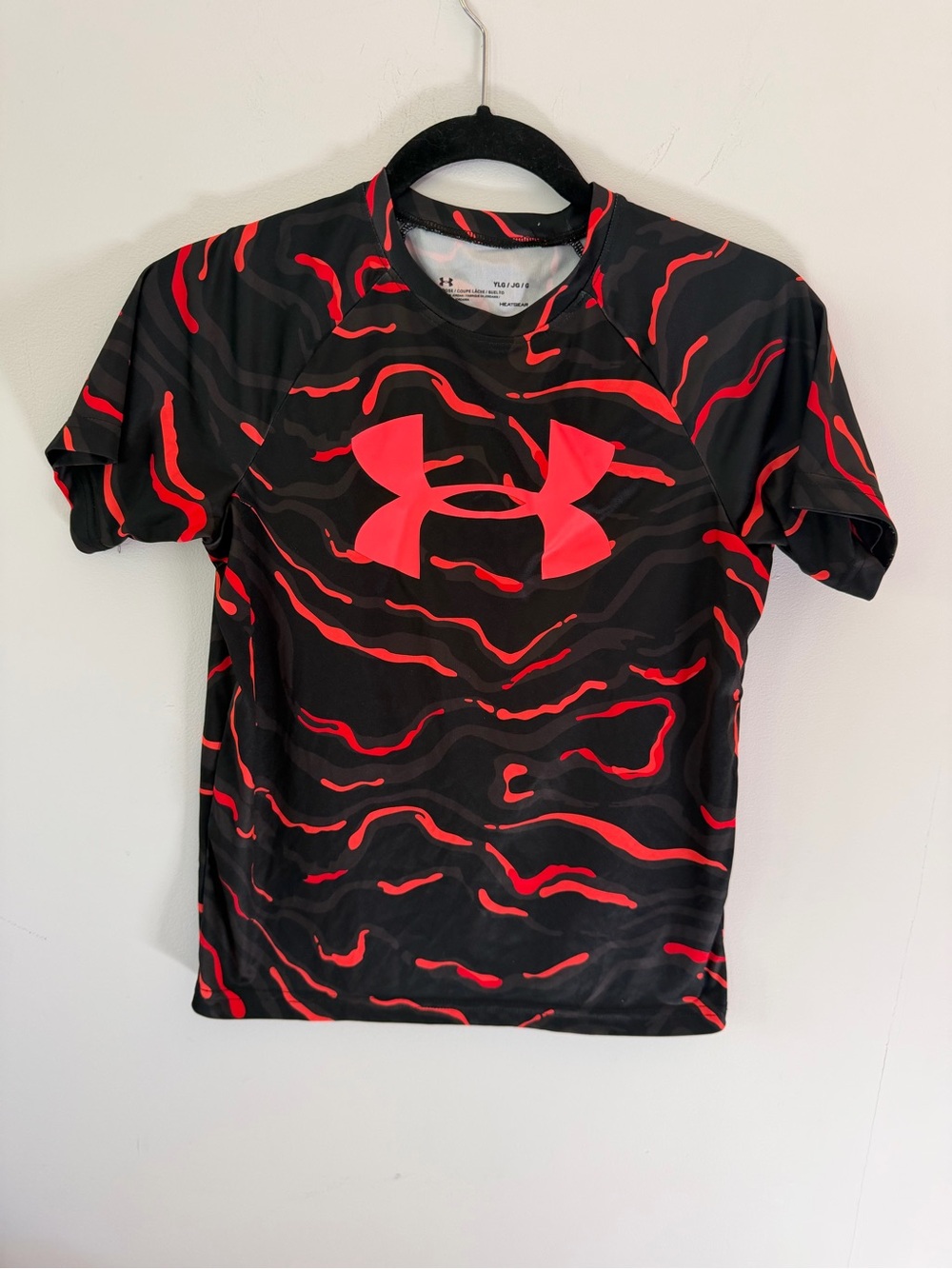 Under Armour Black & Red Short-Sleeve Athletic Tee